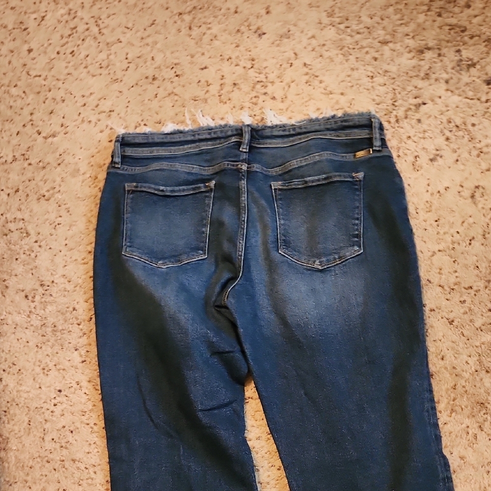 KanCan High Rise Distressed Blue Jeans PRICE IS FIRM - Picture 9 of 9